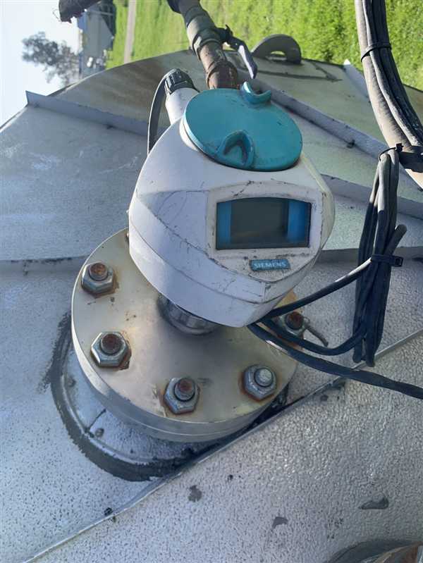 7-1/2' Dia. X 18' L Ss 6,000 Gallon Agitated Tank)